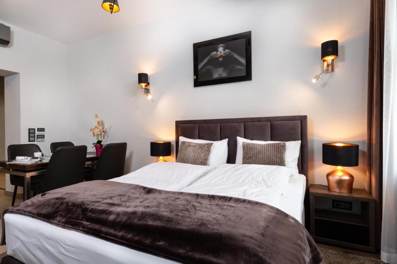 Aparthotel New Lux Wroclaw Exterior photo