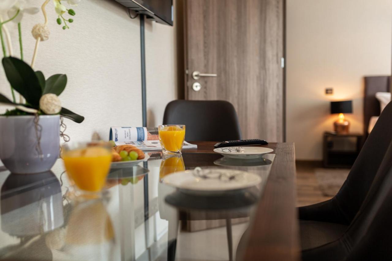 Aparthotel New Lux Wroclaw Exterior photo